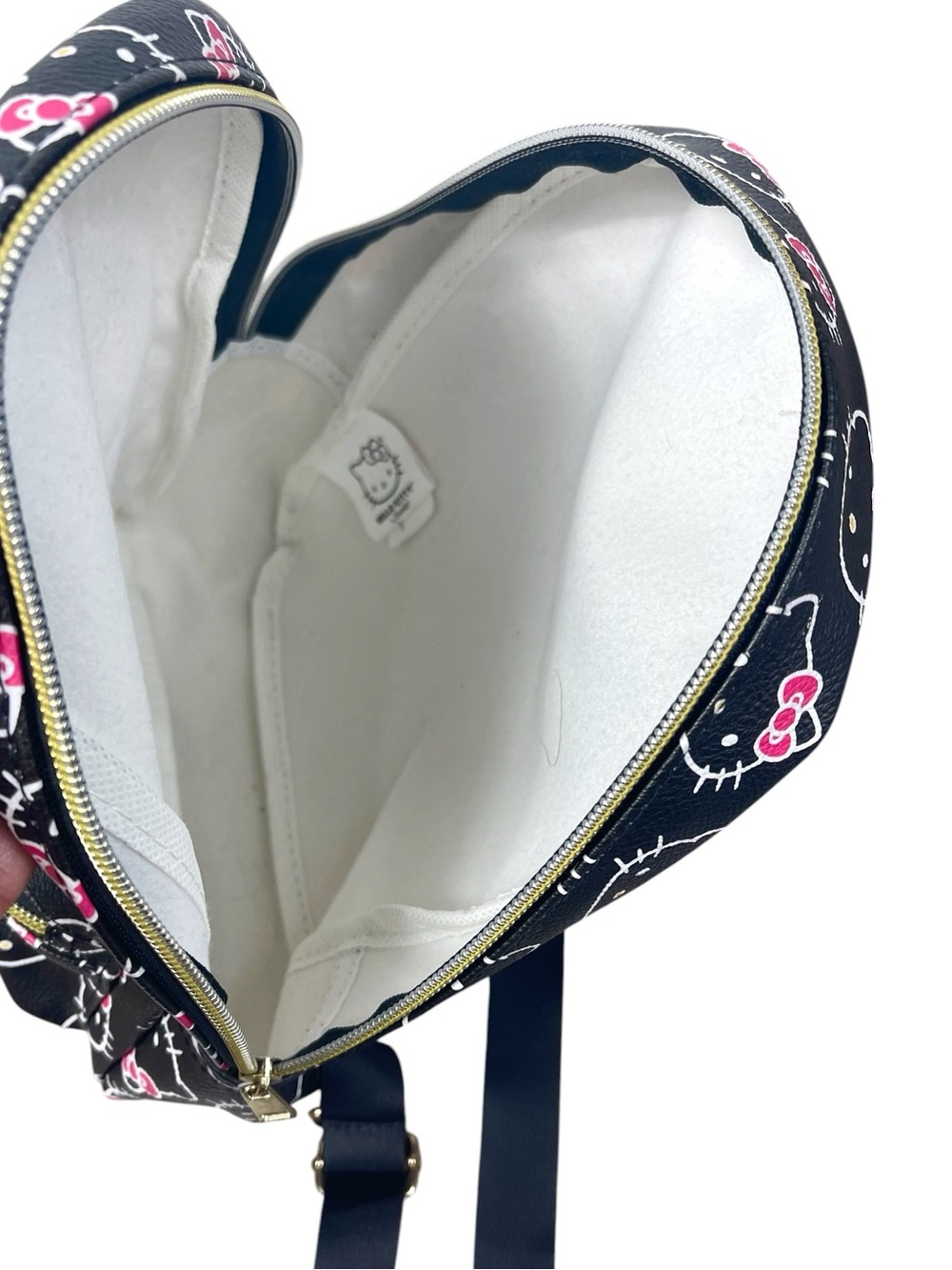Hello Kitty Mini Backpack - Picture 2 of 3
